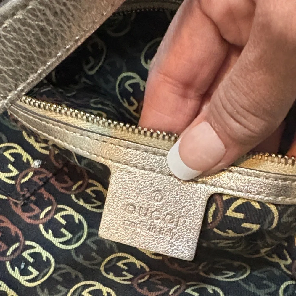 Gucci Metallic GOLD Shoulder Bag - Picture 3 of 6